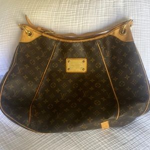 Louis Vuitton Galleria GM Bag